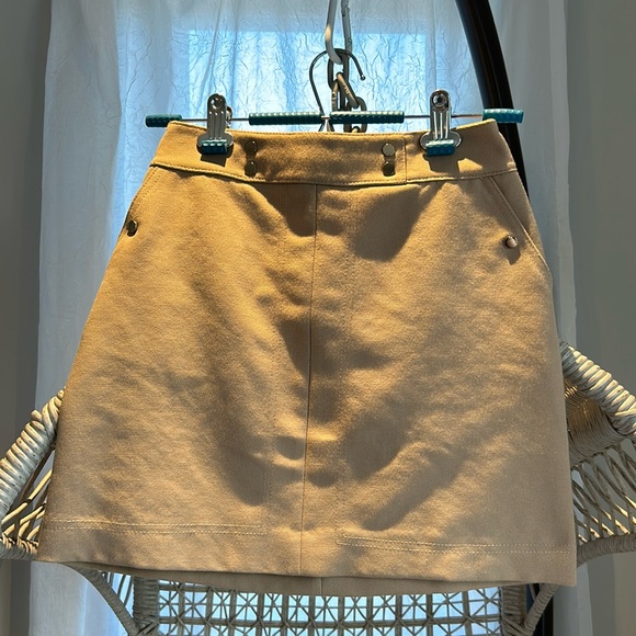 Tan skirt - Picture 1 of 2